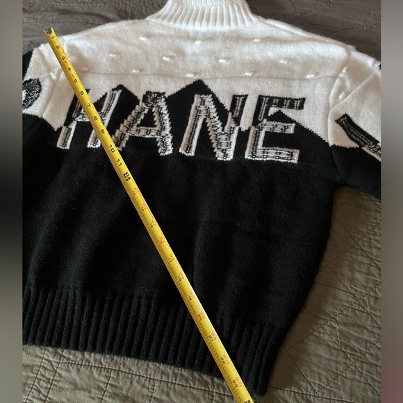 Chanel Coco beautiful Christmas sweater 😍 - Picture 12 of 16